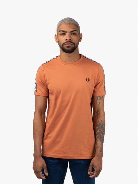 Fred Perry Taped Ringer | Fuxia