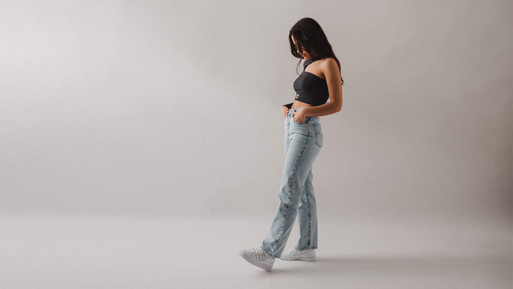 Looks casuais: 5 peças que conjugam estilo e conforto no dia-a-dia Looks casuais: 5 peças que conjugam estilo e conforto no dia-a-dia