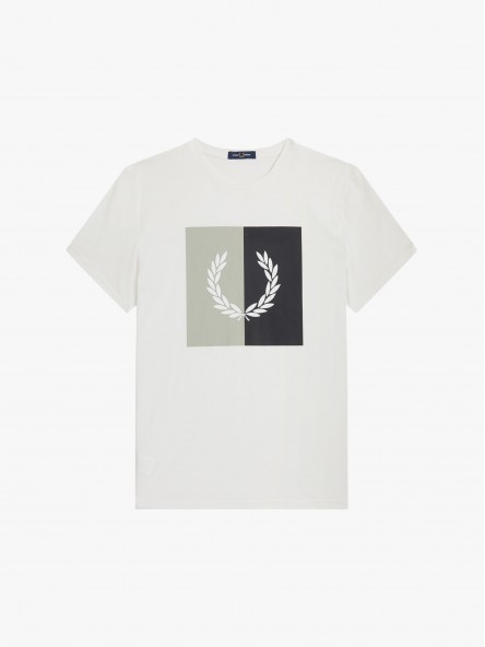 Fred Perry Laurel Wreath Graphic - M4581 129 | Fuxia