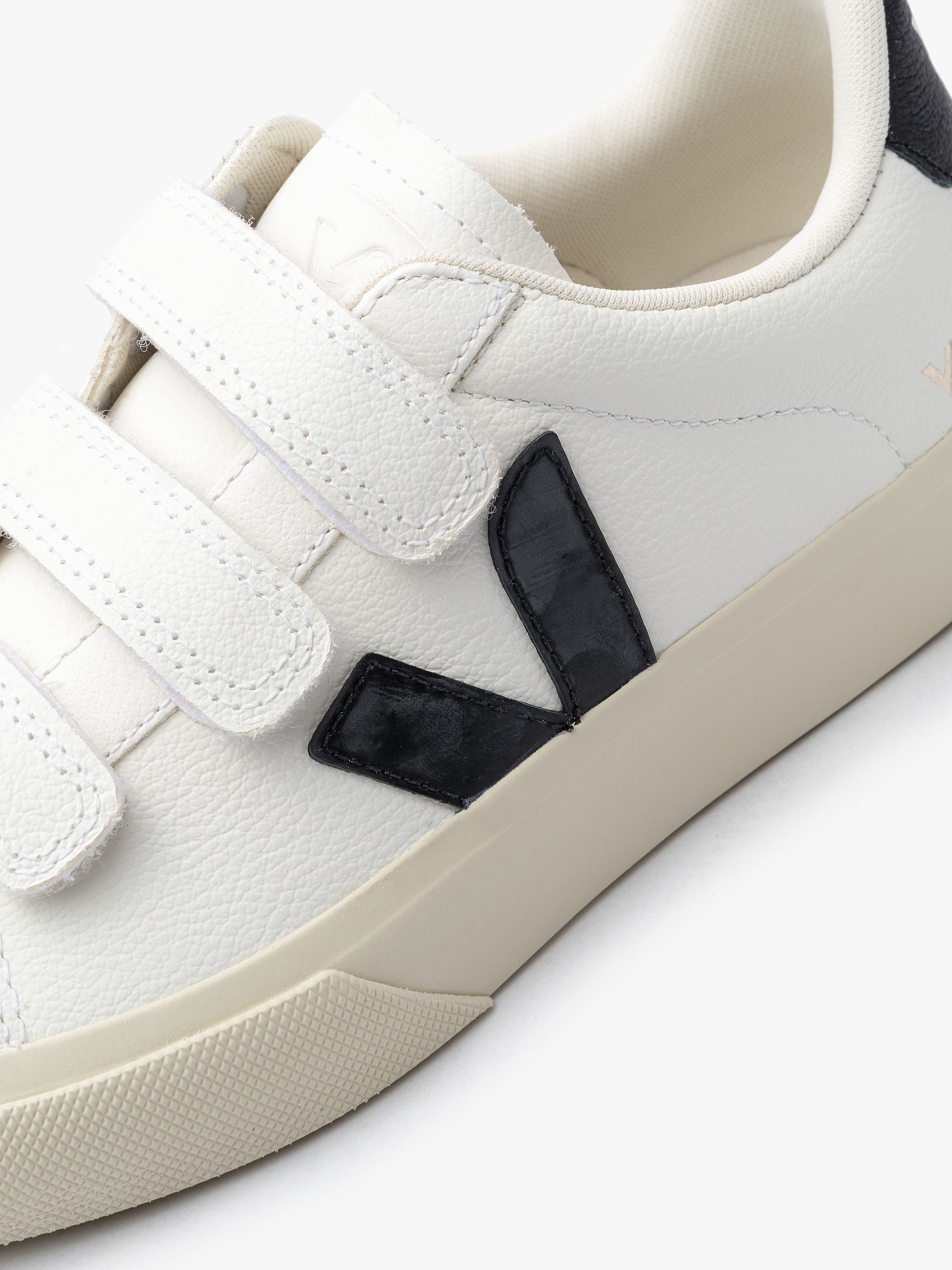 Veja Recife Chromefree Leather