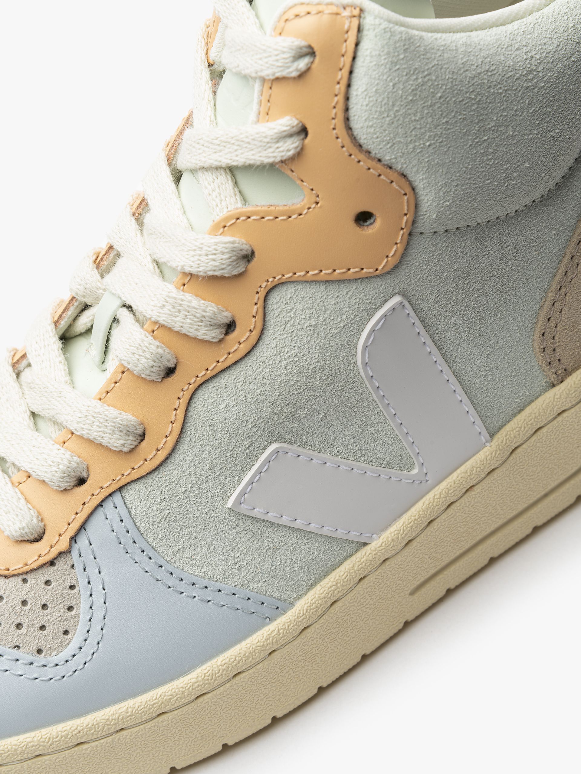 Veja V-15 Leather W