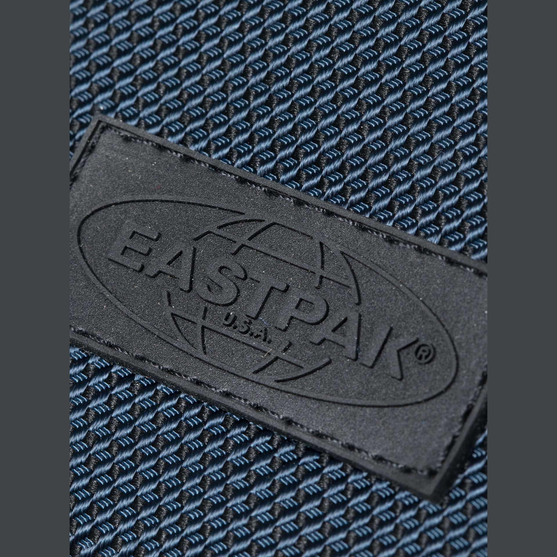 Eastpak Tecum M CNNCT