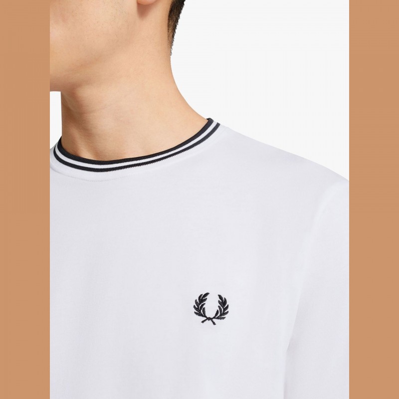 Fred Perry Twin Tipped - M1588 100 | Fuxia, Urban Tribes United