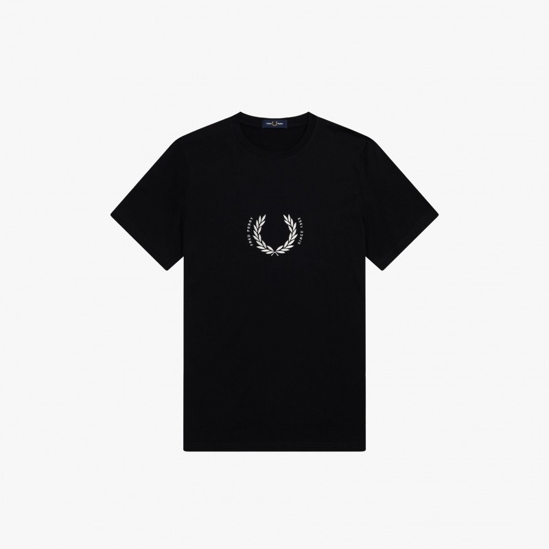 Fred Perry Circle Branding - M4583 102 | Fuxia, Urban Tribes United