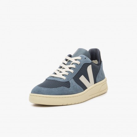 Veja on sale v10 navy