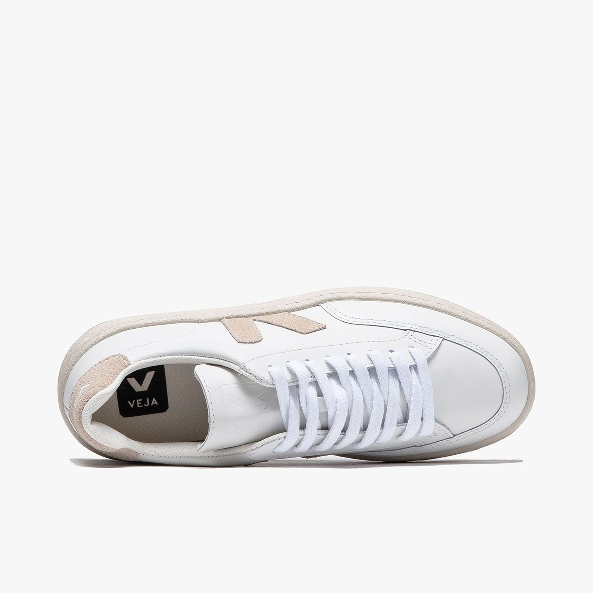 Veja V-12 Leather
