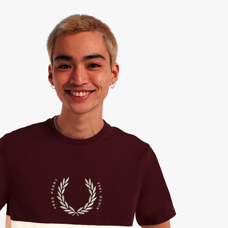 Fred Perry Circle Branding Colour Block - M4663 560 - Fuxia, Urban Tribes United