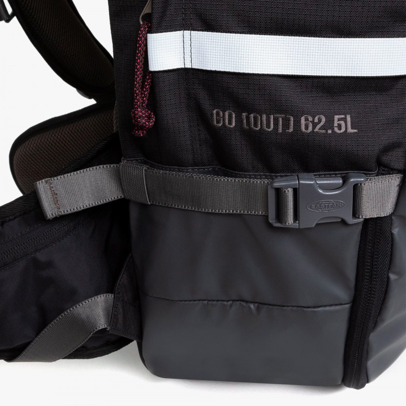 Eastpak Out Pack - EK0A5BEK9A7 | Fuxia, Urban Tribes United