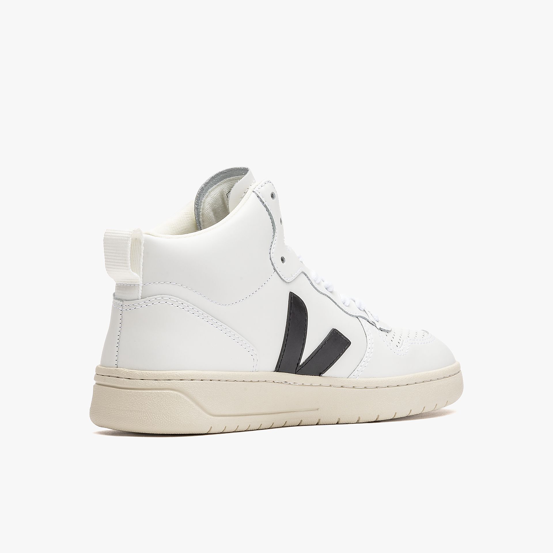 Veja V-15 Leather