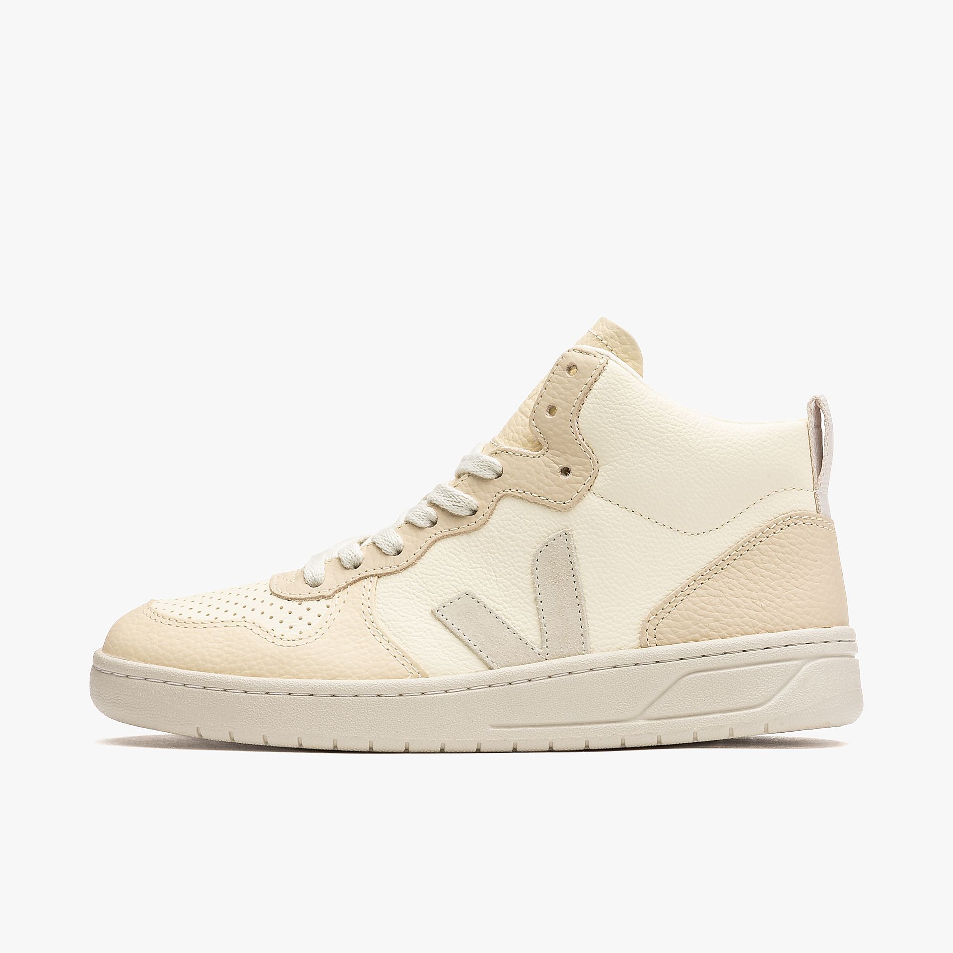 Veja V-15 Chromefree Leather