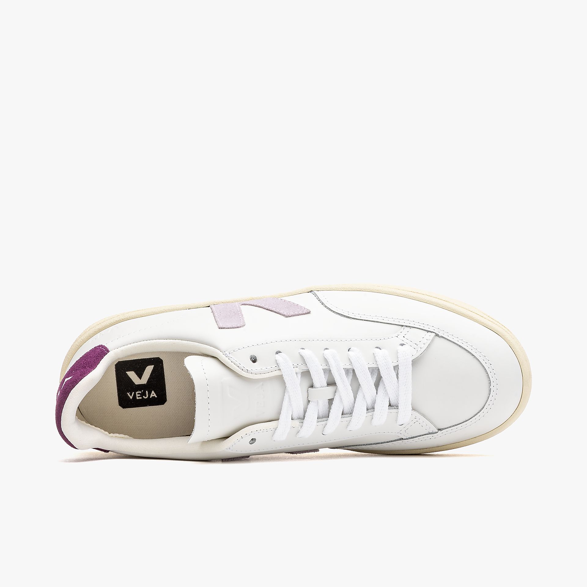Veja V-12 Leather