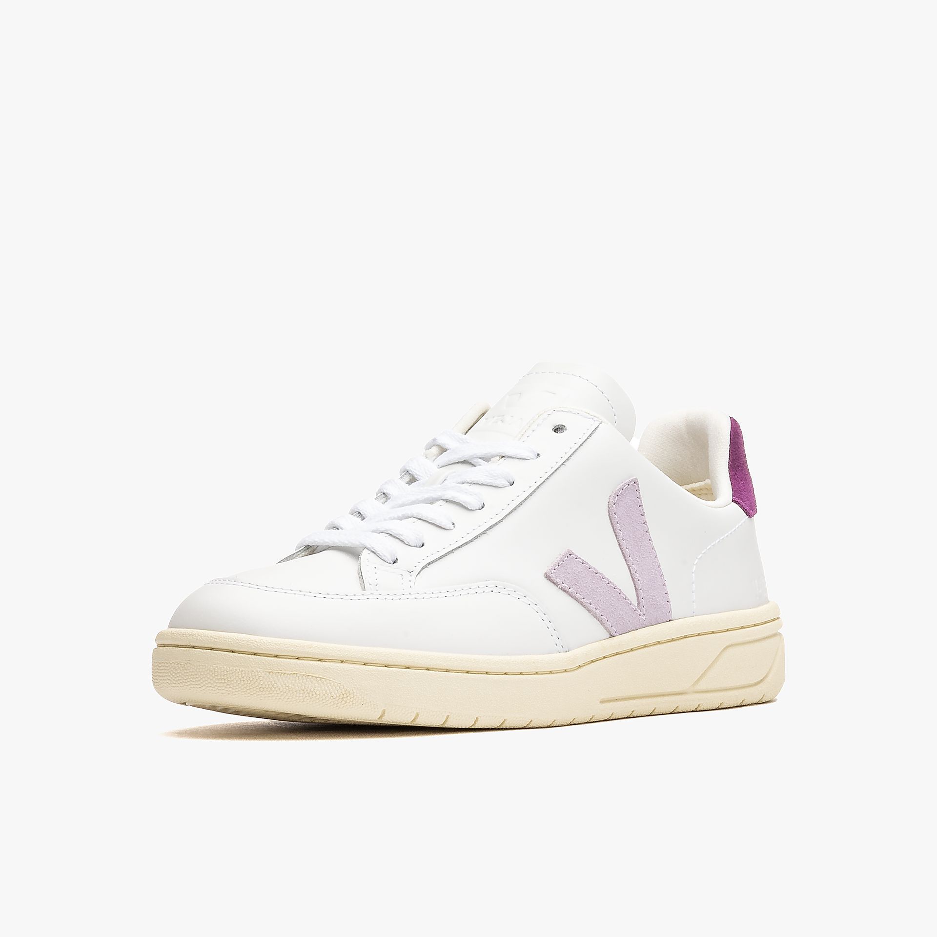 Veja V-12 Leather