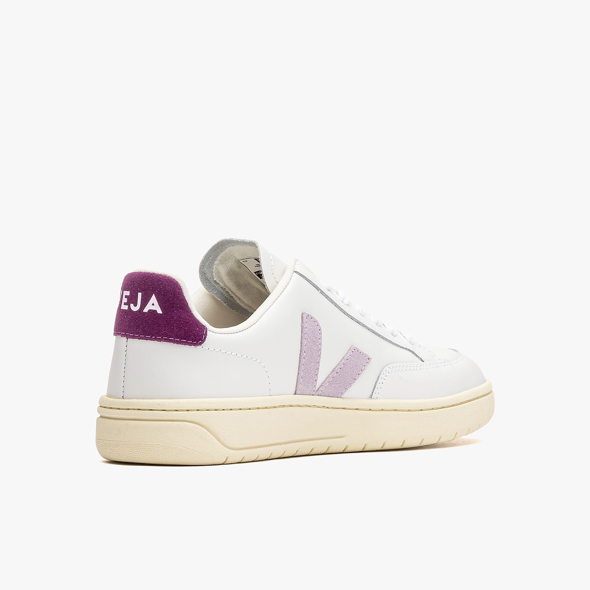 Veja V-12 Leather