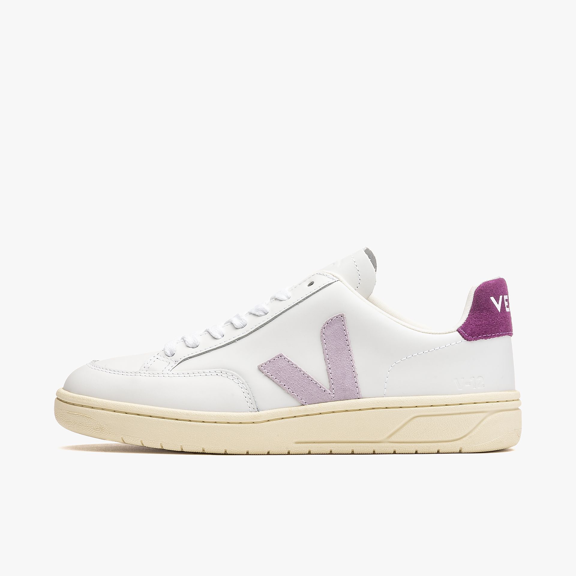 Veja V-12 Leather