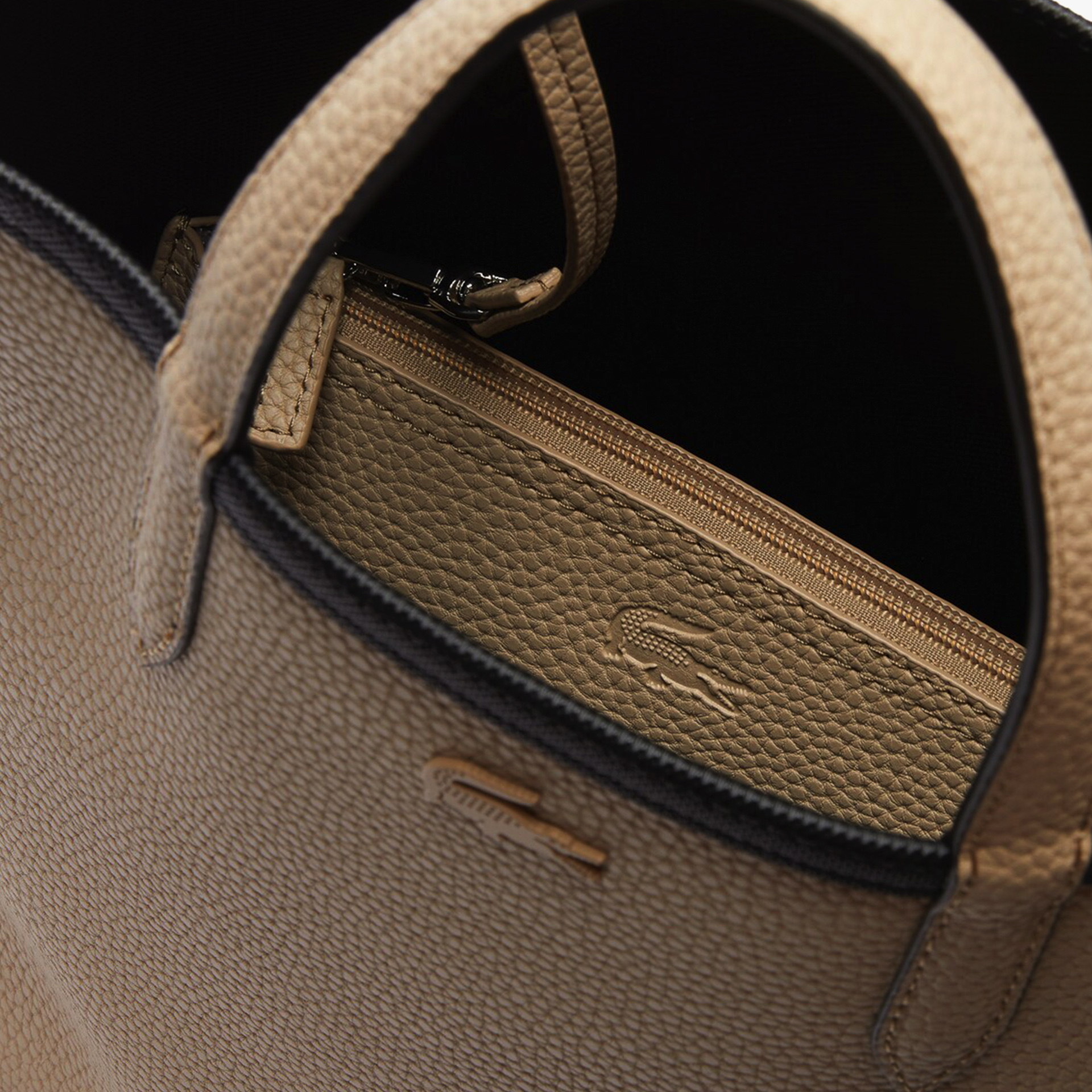 Lacoste Shopping Vertical