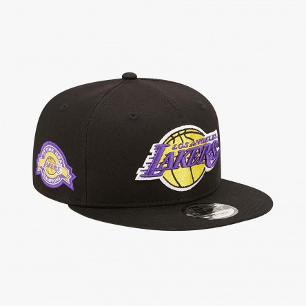 New Era LA Lakers Team Side Patch Black - 60358132E | Fuxia