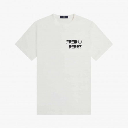 Fred Perry Raised Graphic - M4584 129 | Fuxia