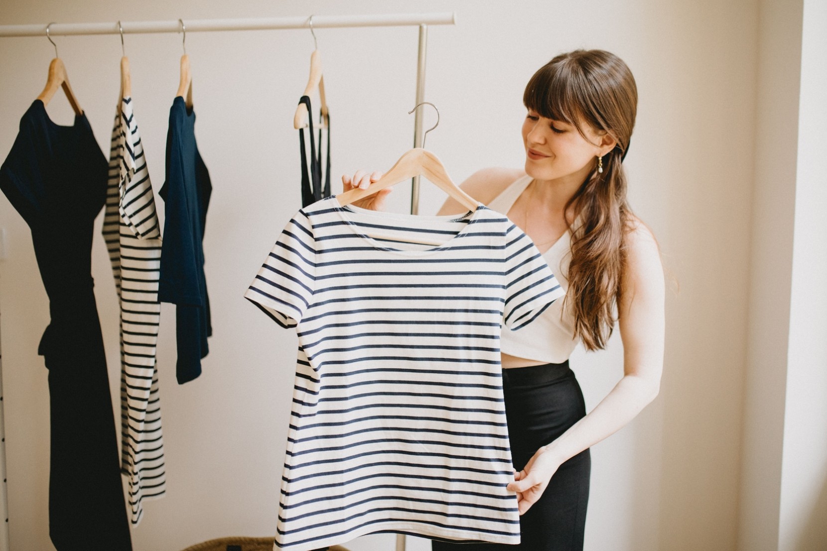 Como criar um Armário-Cápsula prático e eficiente. Como criar um Armário-Cápsula prático e eficiente.