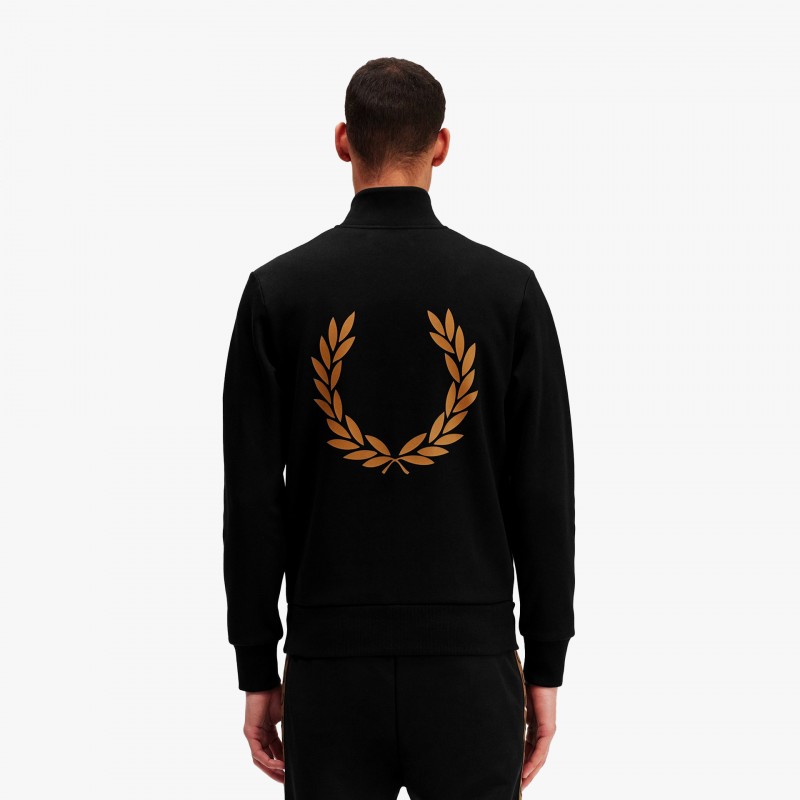 Fred Perry Double Graphic - M6548 102 | Fuxia, Urban Tribes United