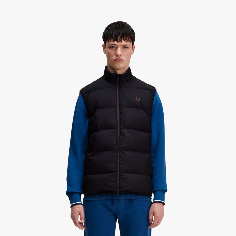 Fred Perry Insulated - J4566 198 | Fuxia, Urban Tribes United