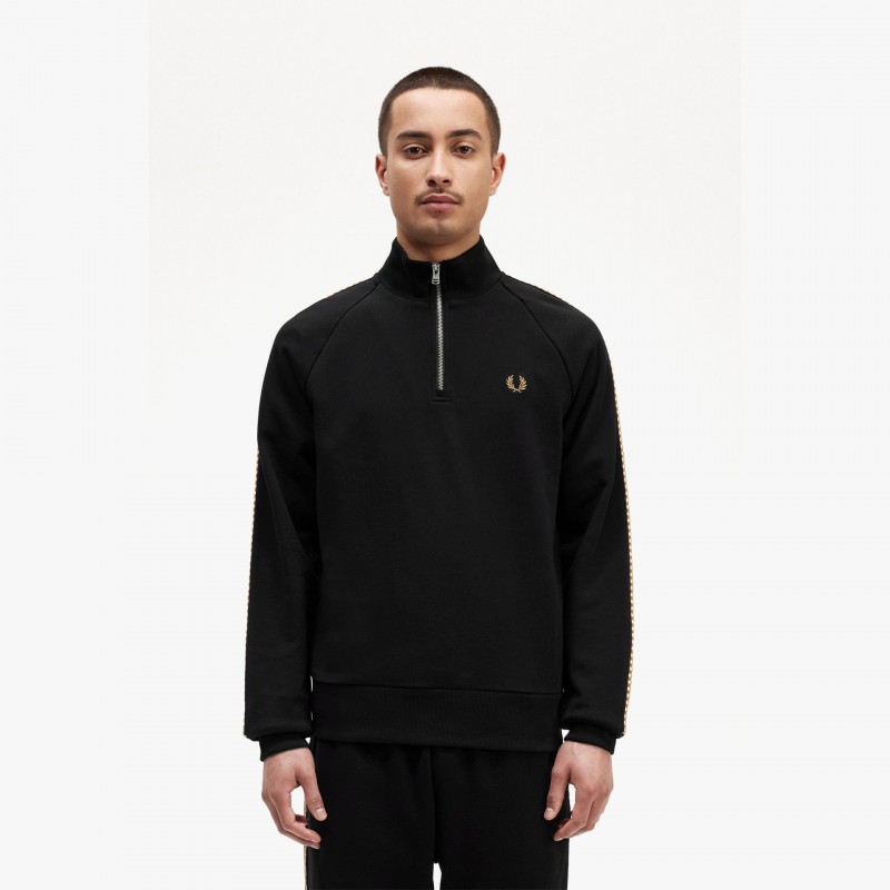 Fred Perry Half Zip - M6587 102 | Fuxia, Urban Tribes United