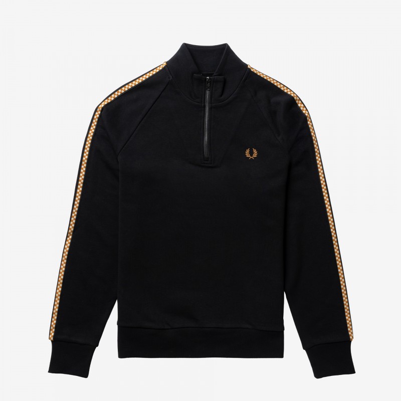 Fred Perry Half Zip - M6587 102 | Fuxia, Urban Tribes United