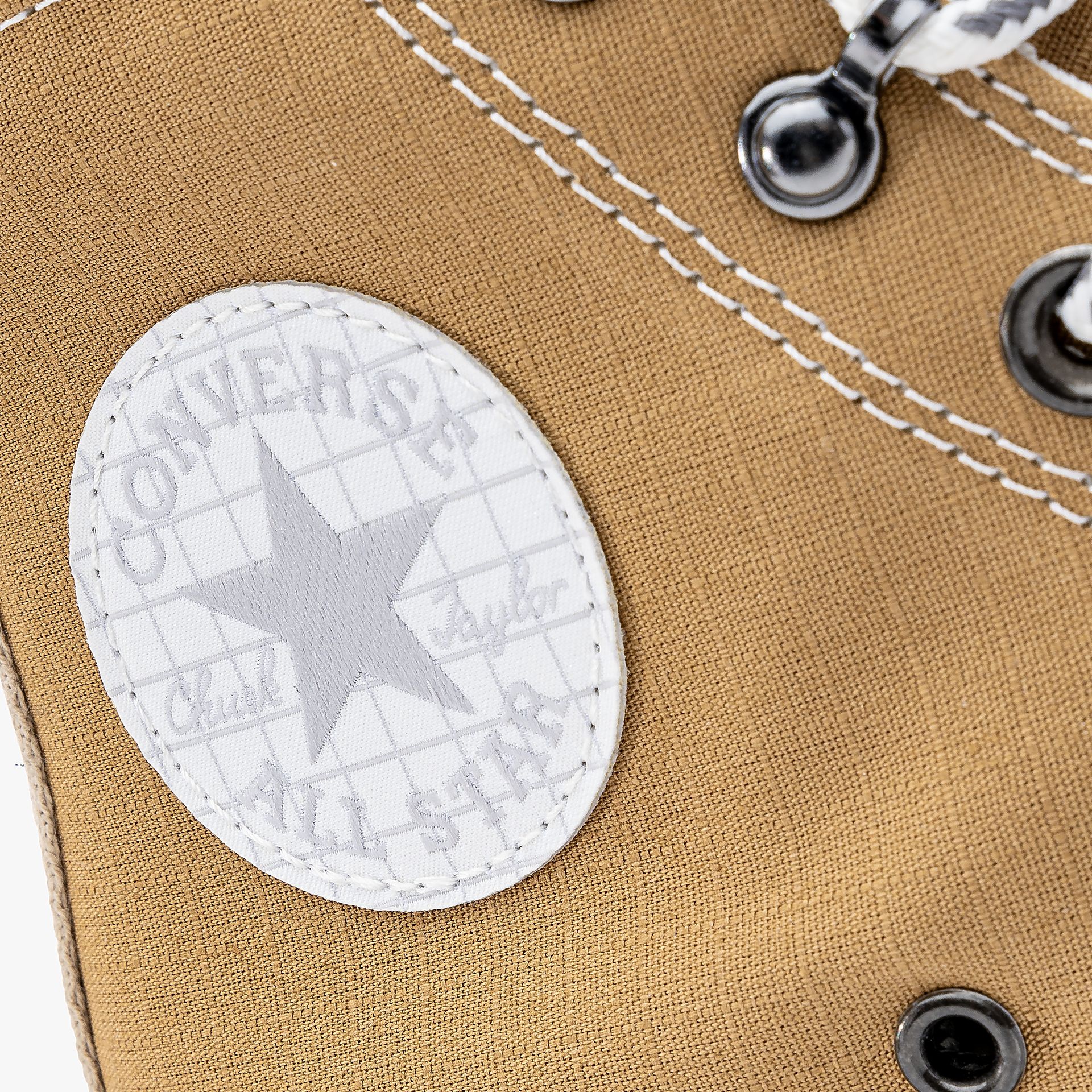 Converse Run Star Hike