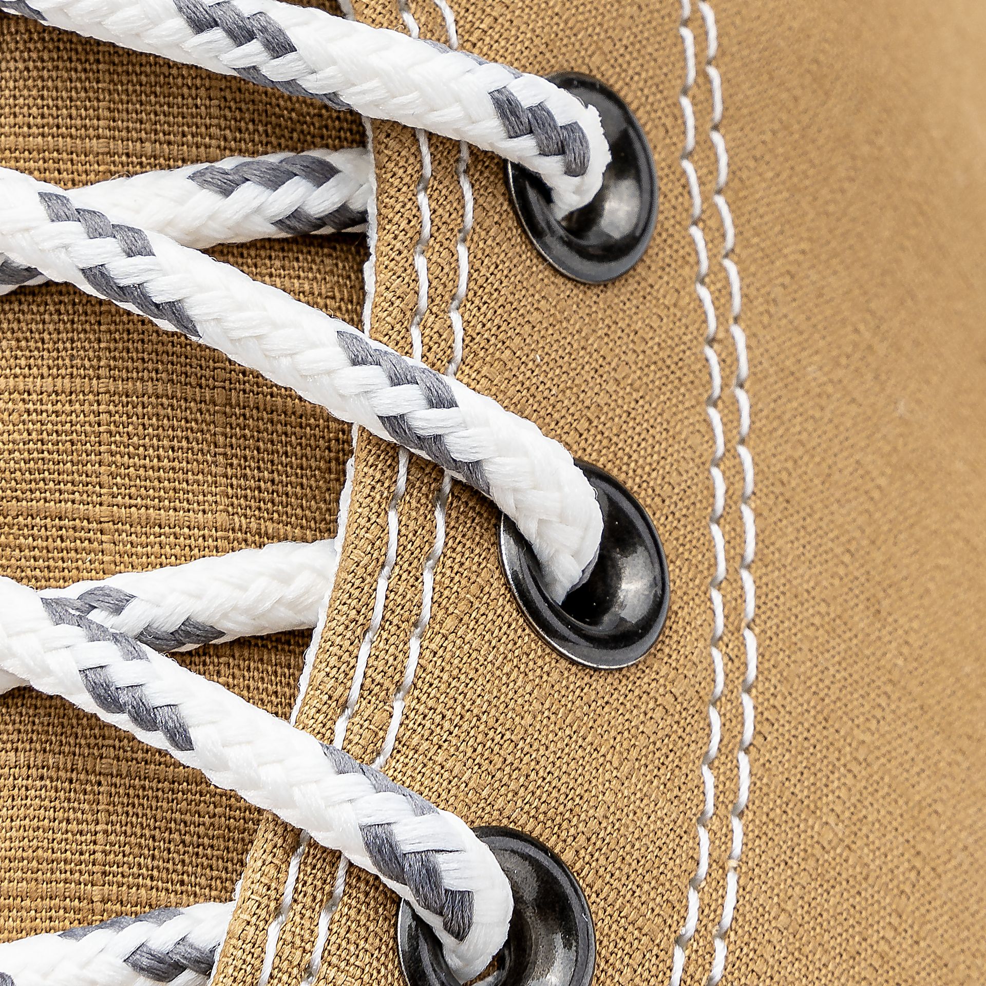 Converse Run Star Hike