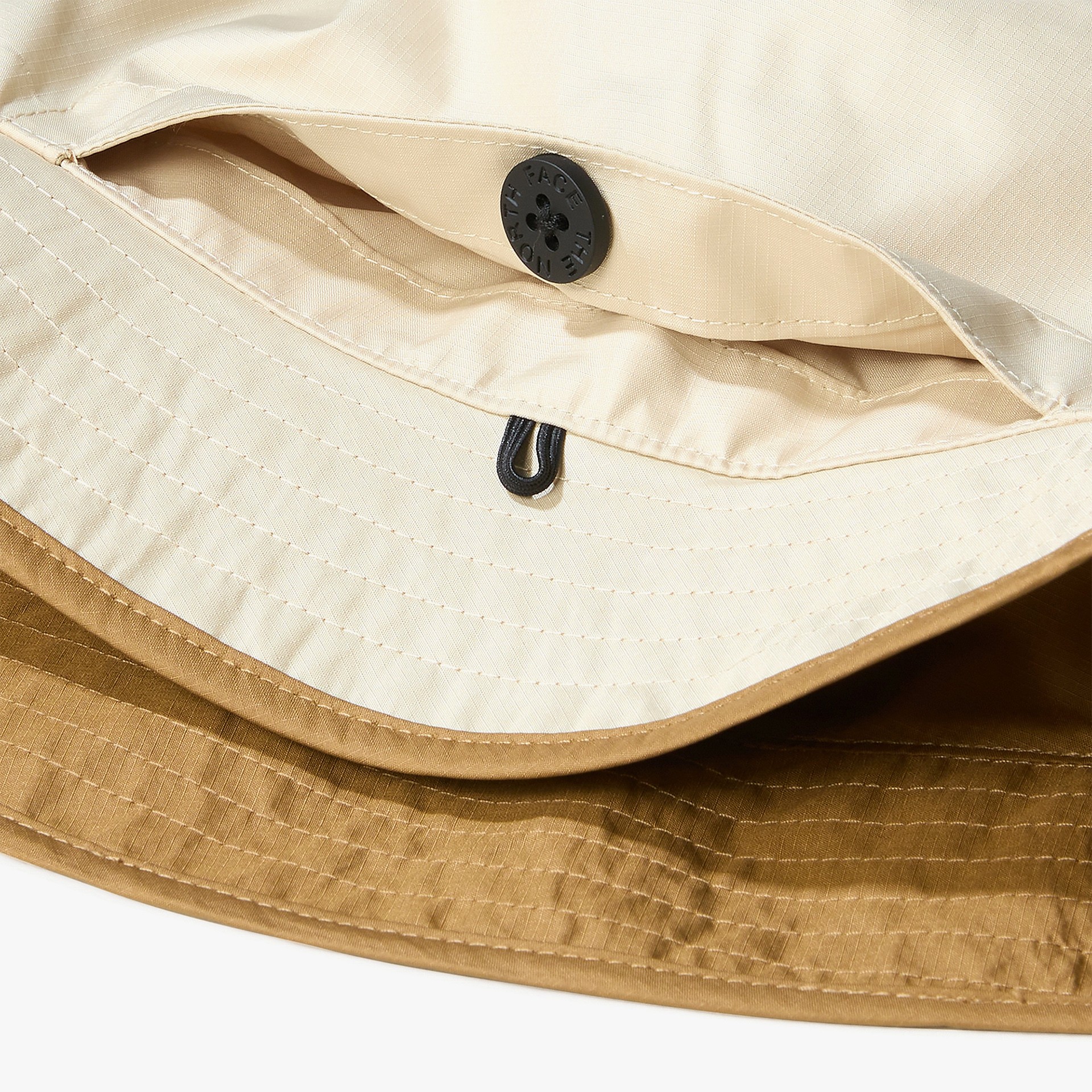 The North Face Sun Stash Mountain