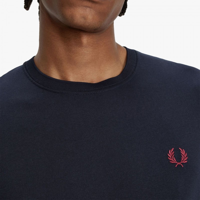 Fred Perry Crew Neck - M1600 V73 | Fuxia, Urban Tribes United