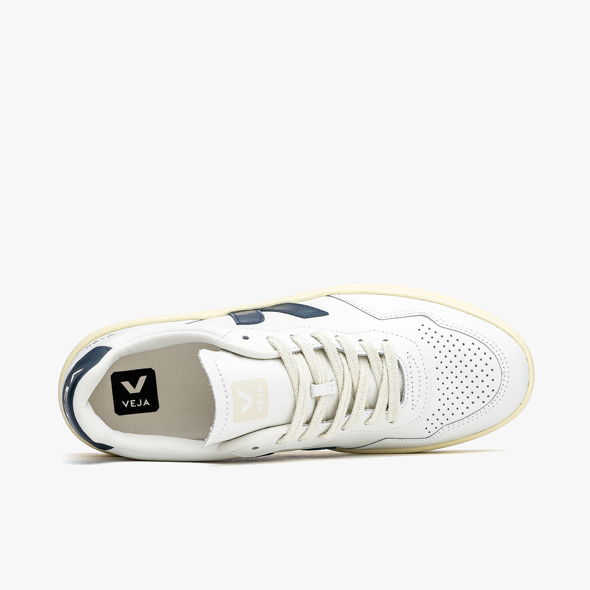 Veja V-90 O.T. Leather