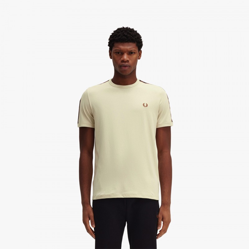 Fred Perry Contrast Tape Ringer - M4613 W69 - Fuxia, Urban Tribes United
