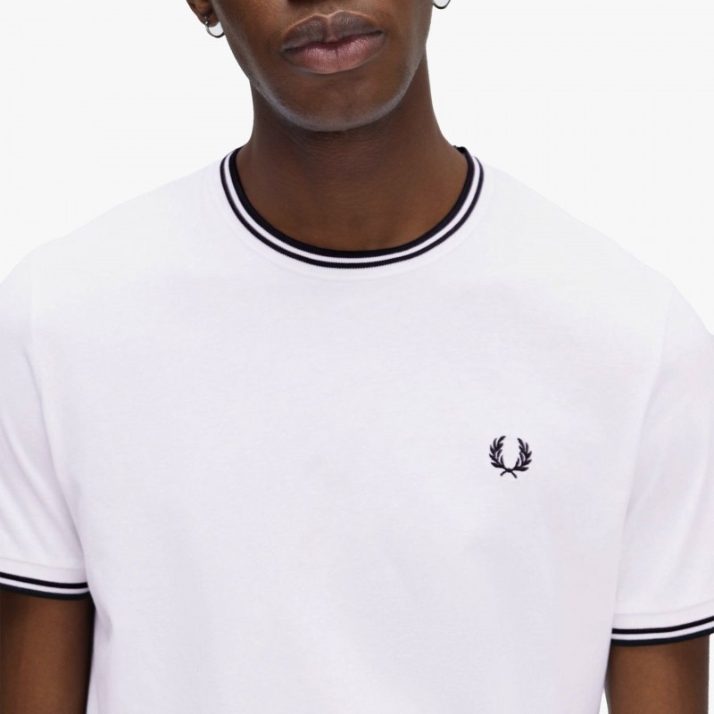 Fred Perry Twin Tipped - M1588 100 | Fuxia, Urban Tribes United