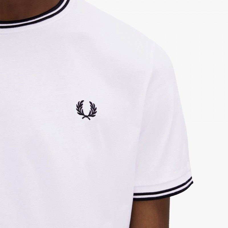 Fred Perry Twin Tipped - M1588 100 | Fuxia, Urban Tribes United