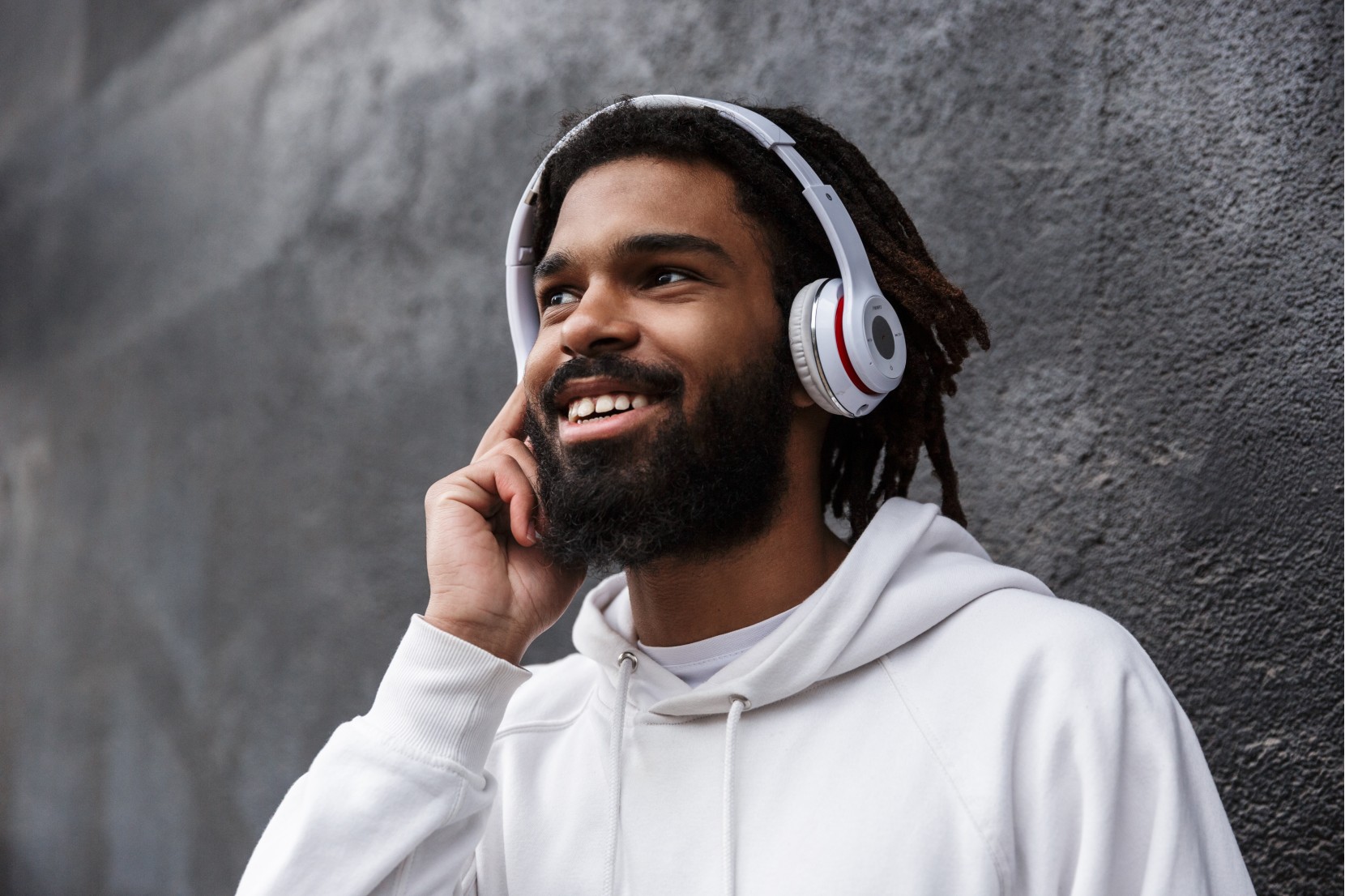 Comemorações do Dia Mundial da Música: a pegada marcante do streetwear Comemorações do Dia Mundial da Música: a pegada marcante do streetwear