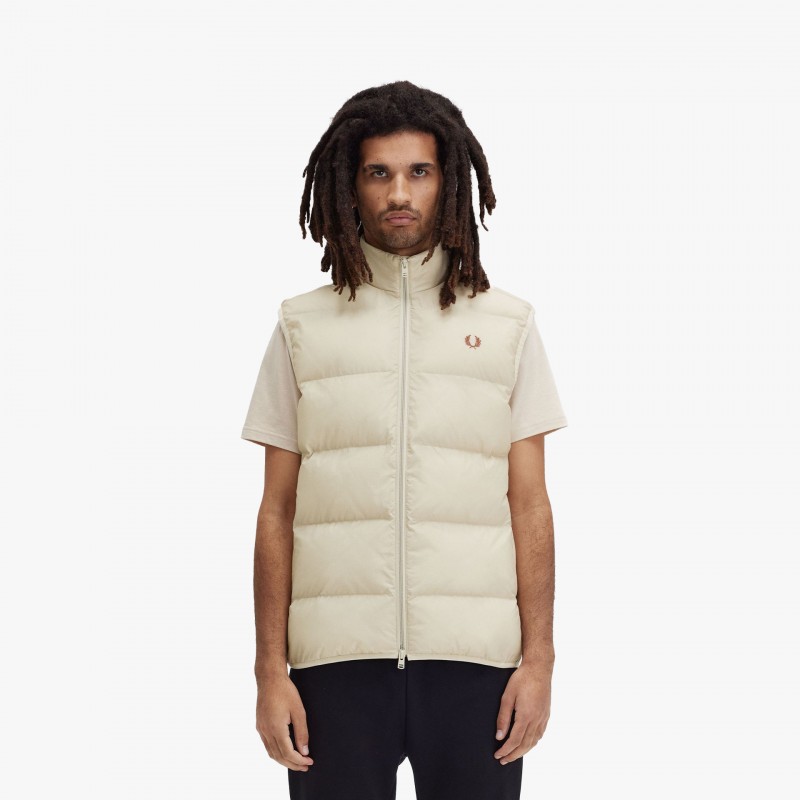 Fred Perry Insulated Gilet - J8522 691 | Fuxia, Urban Tribes United