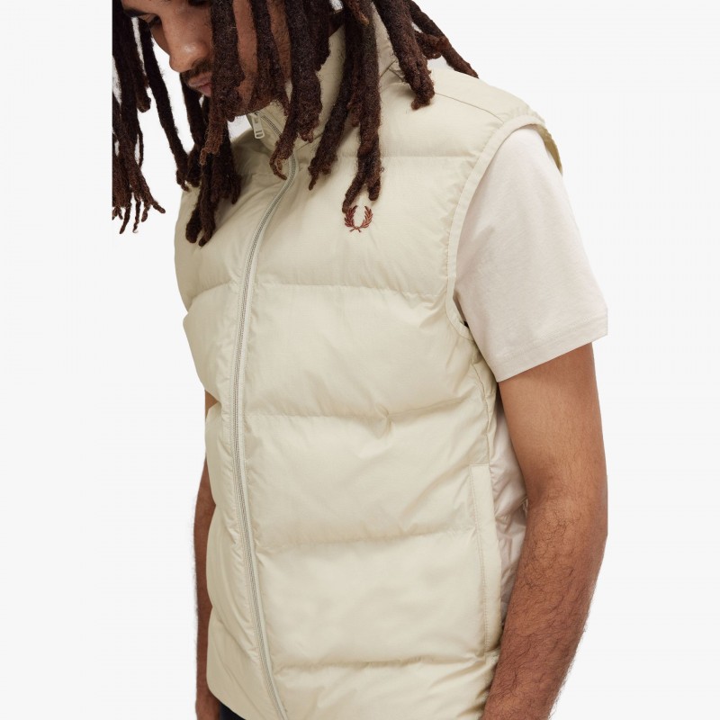 Fred Perry Insulated Gilet - J8522 691 | Fuxia, Urban Tribes United