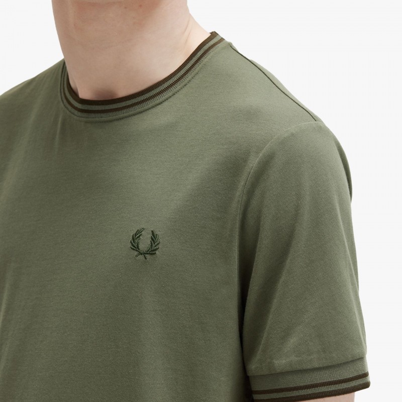 Fred Perry Twin Tipped - M1588 W49 | Fuxia, Urban Tribes United