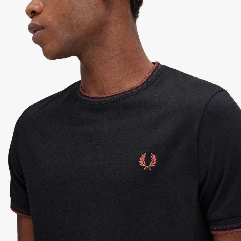 Fred Perry Twin Tipped - M1588 W68 | Fuxia, Urban Tribes United