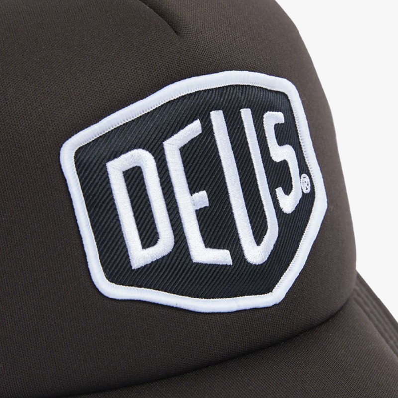 Deus Ex Machina Shield Baylands Trucker - DMS07875 CBR | Fuxia, Urban Tribes United