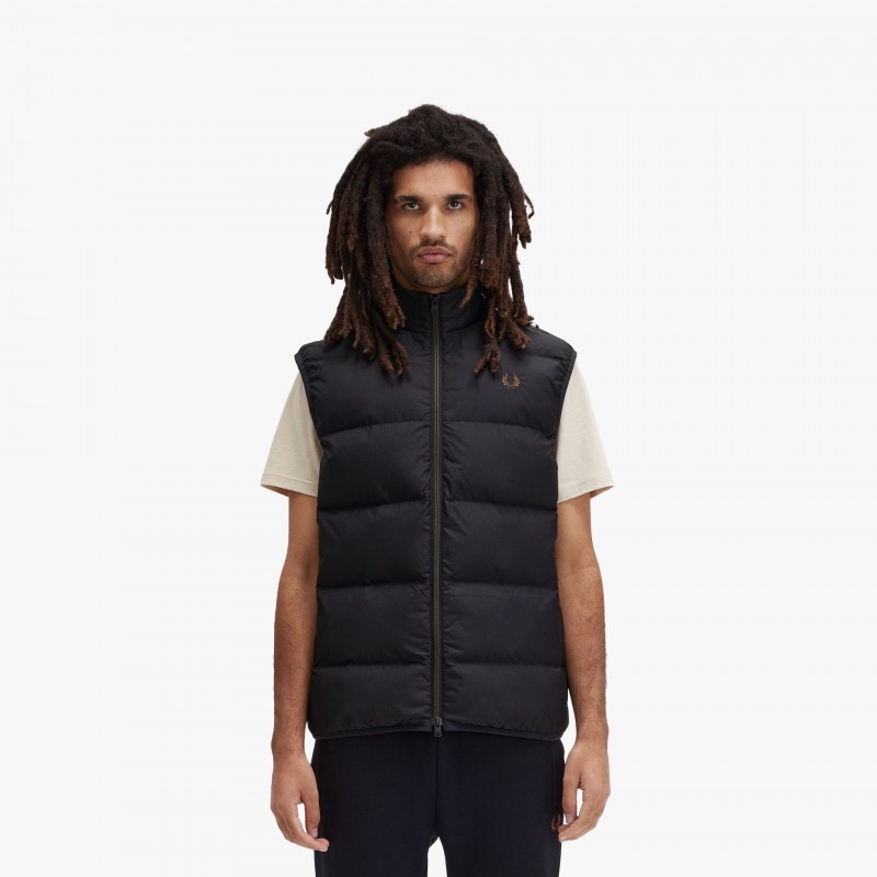 Fred Perry Insulated Gilet - J8522 102 - Fuxia, Urban Tribes United