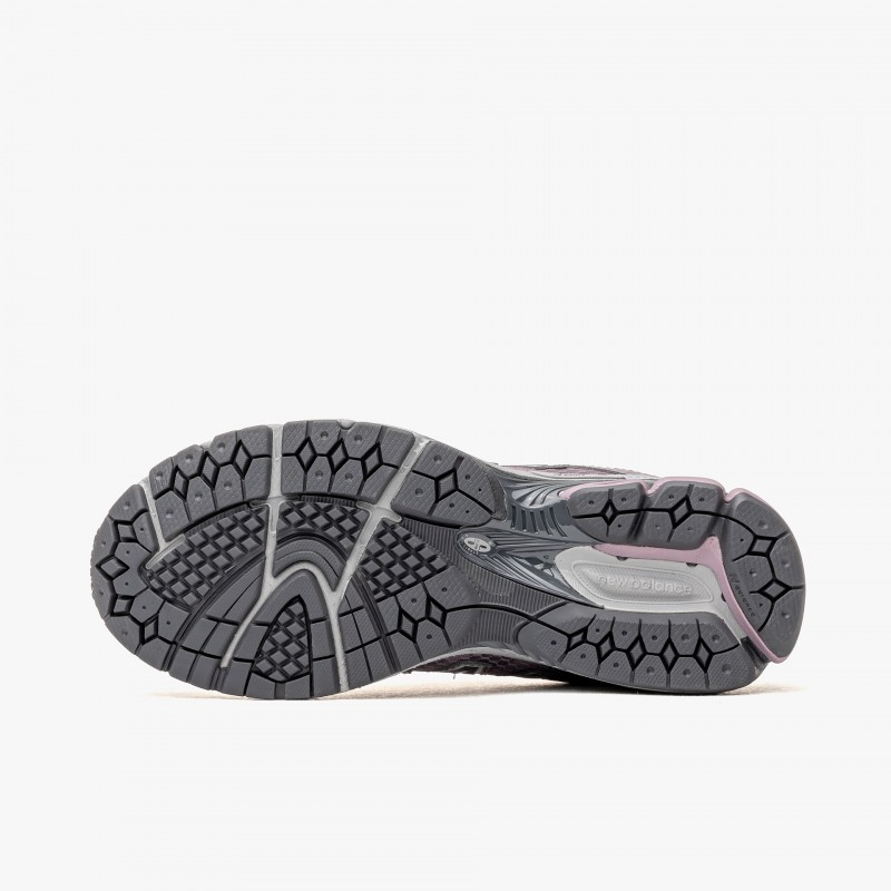 New Balance 860V2 - ML860 BW2 - Fuxia, Urban Tribes United