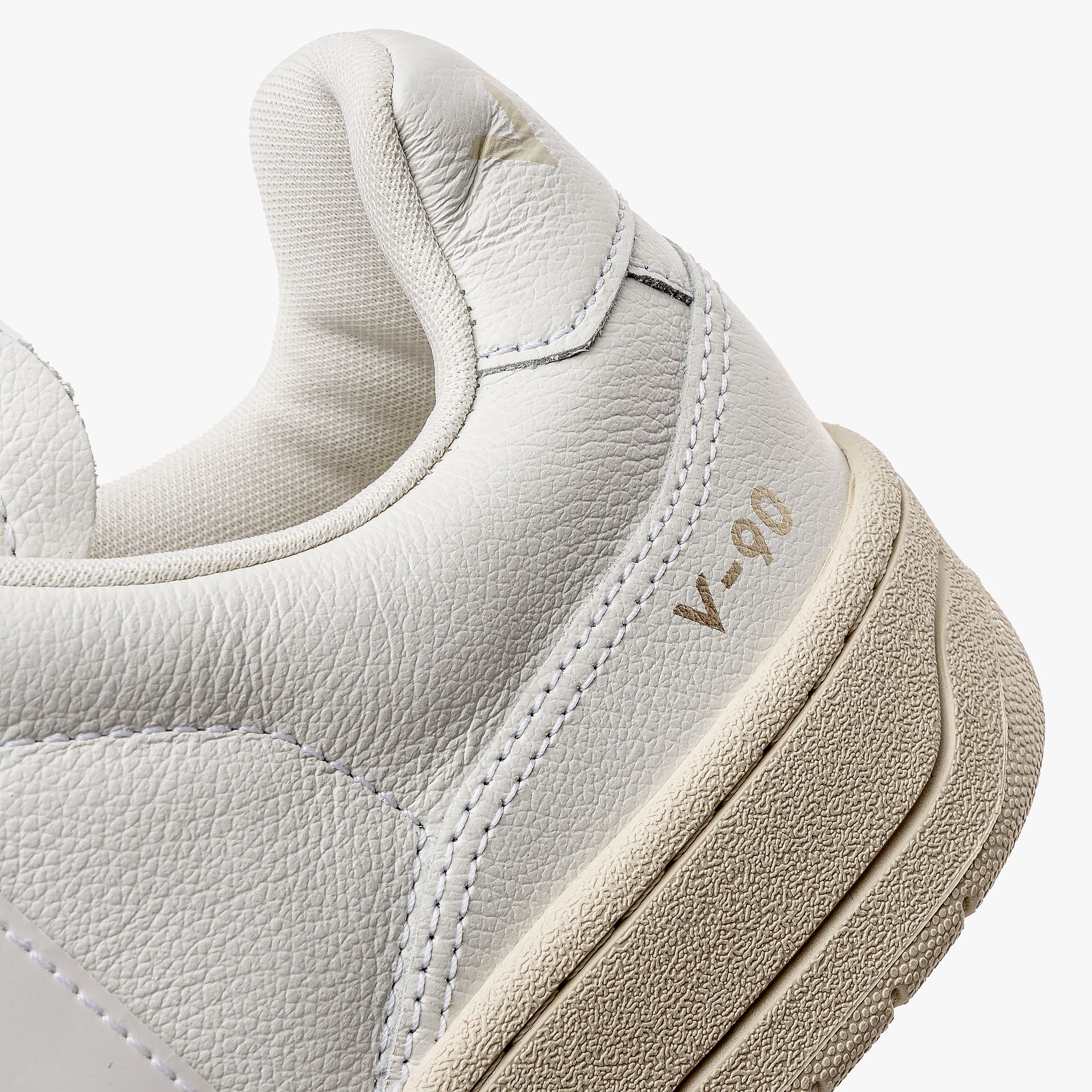 Veja V-90 O.T. Leather