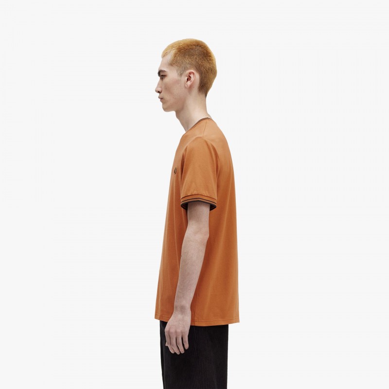 Fred Perry Twin Tipped - M1588 W94 - Fuxia, Urban Tribes United