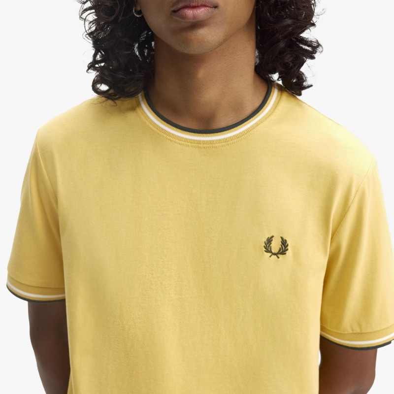 Fred Perry Twin Tipped - M1588 Y33 - Fuxia, Urban Tribes United