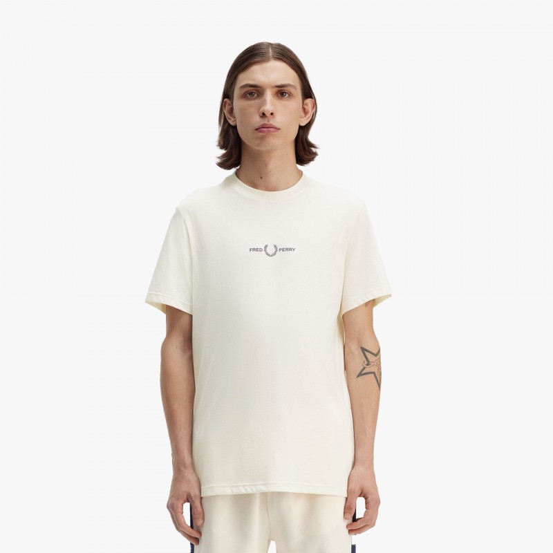 Fred Perry Embroidered - M4580 F79 - Fuxia, Urban Tribes United