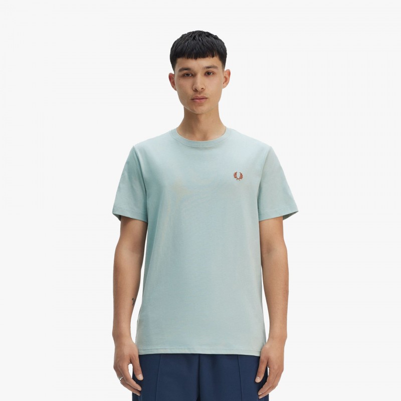 Fred Perry Crew Neck - M1600 X06 - Fuxia, Urban Tribes United