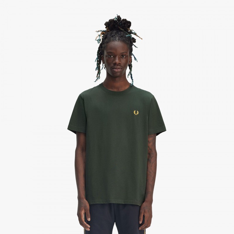 Fred Perry Crew Neck - M1600 X89 - Fuxia, Urban Tribes United