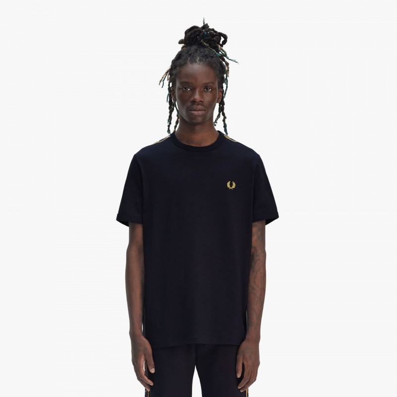 Fred Perry Contrast Tape Ringer - M4613 W75 - Fuxia, Urban Tribes United