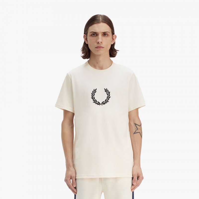 Fred Perry Textured Laurel Wreath - M8587 560 - Fuxia, Urban Tribes United